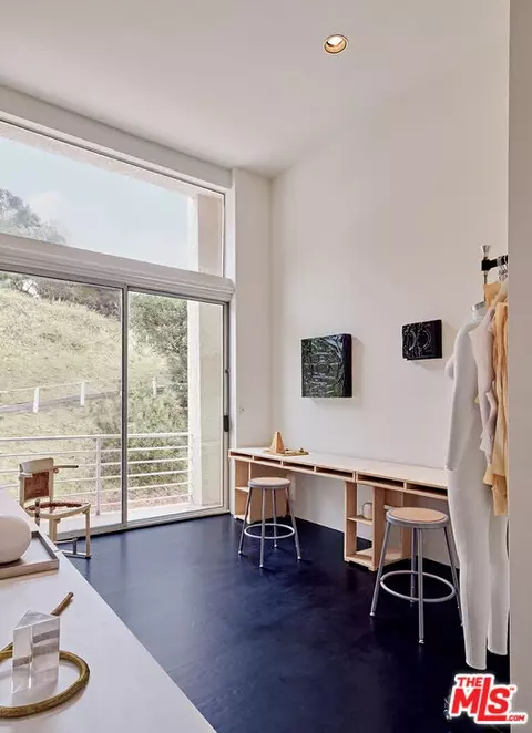 701 Museum Dr, Los Angeles, CA 90065