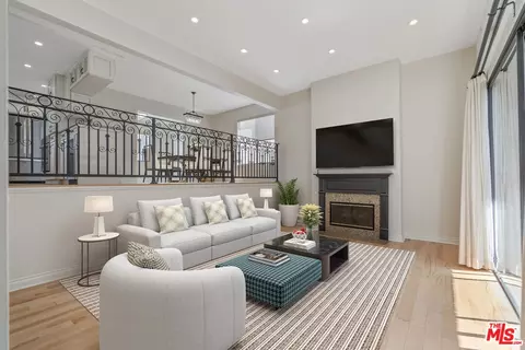 828 19th St #D, Santa Monica, CA 90403