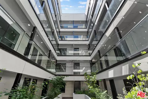 321 S Oxford Ave #406, Los Angeles, CA 90010