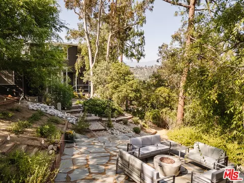 Exterior - 2980 Edgewick Rd, Glendale, CA 91206 photo 10 of 13