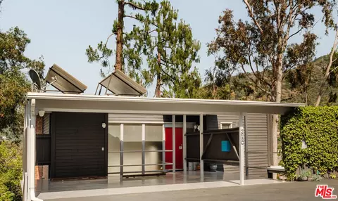 Exterior - 2980 Edgewick Rd, Glendale, CA 91206 photo 3 of 13