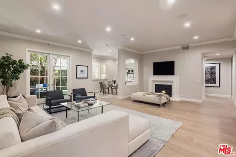 11500 San Vicente Blvd #218, Los Angeles, CA 90049