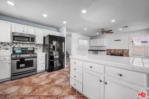 Kitchen - 6342 Jonathon St, Lancaster, CA 93536 photo 3 of 3