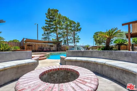 Exterior - 6342 Jonathon St, Lancaster, CA 93536 photo 5 of 11