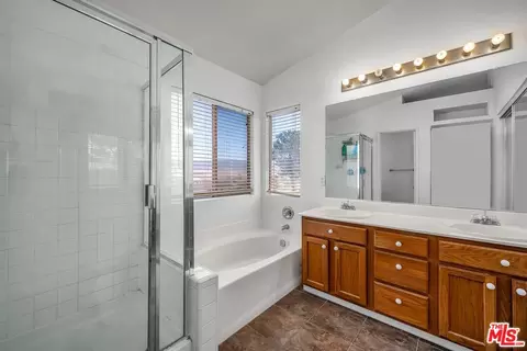 Bath - 6342 Jonathon St, Lancaster, CA 93536 photo 1 of 2