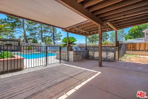 Exterior - 6342 Jonathon St, Lancaster, CA 93536 photo 6 of 11