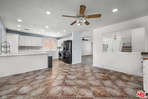 Entry Way - 6342 Jonathon St, Lancaster, CA 93536 photo 1 of 3