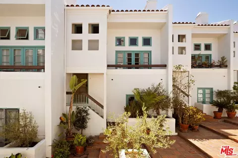 8562 W West Knoll Dr #5, West Hollywood, CA 90069