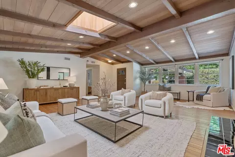4835 Corbin Ave, Tarzana, CA 91356