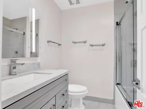 520 Irving Dr, Burbank, CA 91504 photo 14