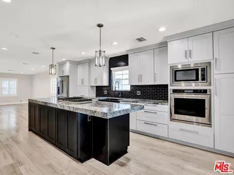 520 Irving Dr, Burbank, CA 91504 photo 5