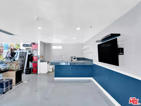 520 Irving Dr, Burbank, CA 91504 photo 17