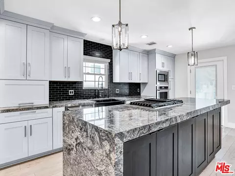 520 Irving Dr, Burbank, CA 91504 photo 19