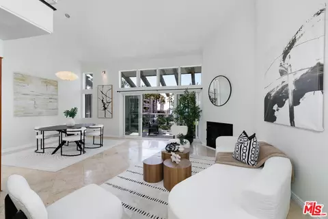 1415 E Ocean Blvd # 202, Long Beach, CA 90802 photo 2