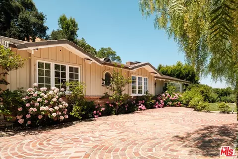 9430 Eden Dr, Beverly Hills, CA 90210