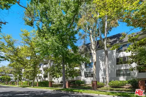 651 Wilcox Ave #2G, Los Angeles, CA 90004
