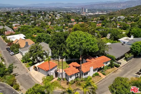 3395 Tareco Dr, Los Angeles, CA 90068