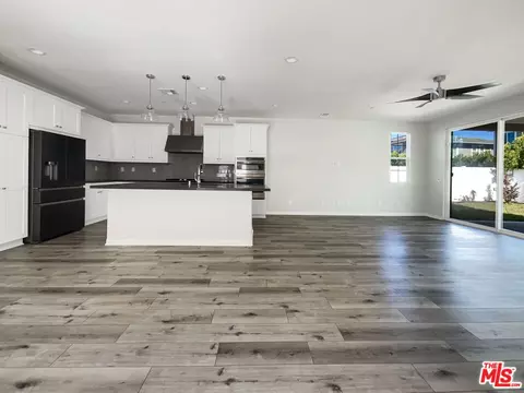 Living - 265 Rose St, Fillmore, CA 93015 photo 5 of 7