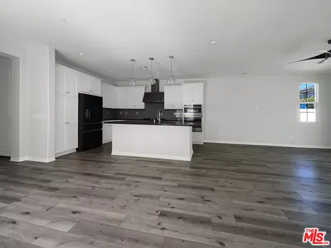 Living - 265 Rose St, Fillmore, CA 93015 photo 4 of 7