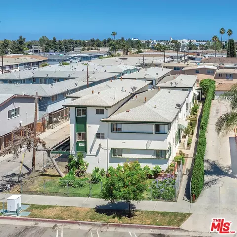 3950 Hillcrest Dr, Los Angeles, CA 90008