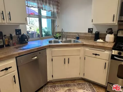 Kitchen - 9866 Madera Ct, Rancho Cucamonga, CA 91730 photo 3 of 5