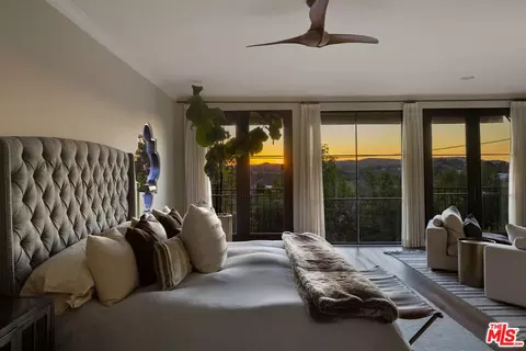 Bedroom - 13439 Java Dr, Beverly Hills, CA 90210 photo 3 of 4