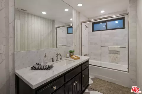 Bath - 13439 Java Dr, Beverly Hills, CA 90210 photo 1 of 4