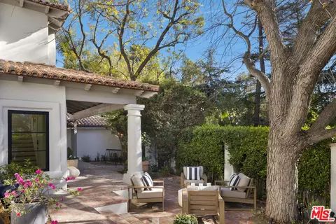 Exterior - 13439 Java Dr, Beverly Hills, CA 90210 photo 3 of 8