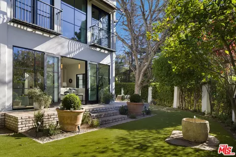 Exterior - 13439 Java Dr, Beverly Hills, CA 90210 photo 2 of 8