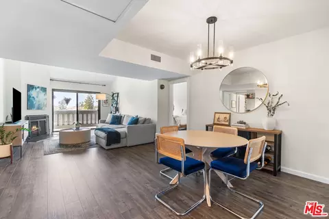 8162 Manitoba St #303, Playa Del Rey, CA 90293