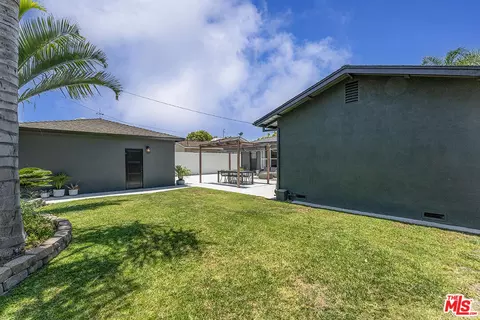 Exterior - 1500 Hackett Ave, Long Beach, CA 90815 photo 7 of 7