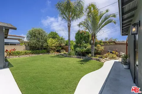 Exterior - 1500 Hackett Ave, Long Beach, CA 90815 photo 6 of 7