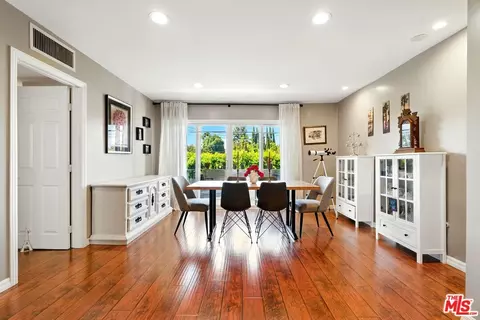 12955 Riverside Dr #210, Sherman Oaks, CA 91423