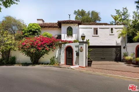 2942 Passmore Dr, Los Angeles, CA 90068