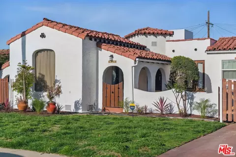8809 S 5th Ave, Inglewood, CA 90305