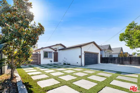 1211 Mcdonald Ave, Wilmington, CA 90744