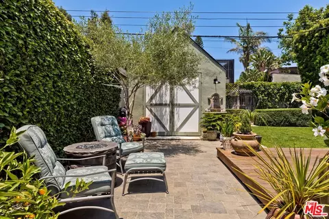 Exterior - 839 Commonwealth Ave, Venice, CA 90291 photo 13 of 14