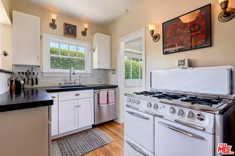 839 Commonwealth Ave, Venice, CA 90291