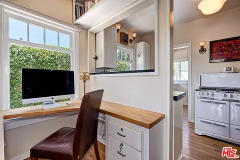 Kitchen - 839 Commonwealth Ave, Venice, CA 90291 photo 2 of 4