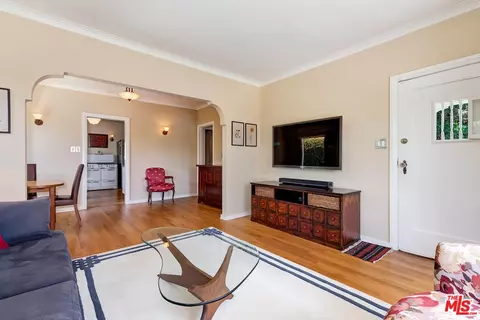 Living - 839 Commonwealth Ave, Venice, CA 90291 photo 3 of 6