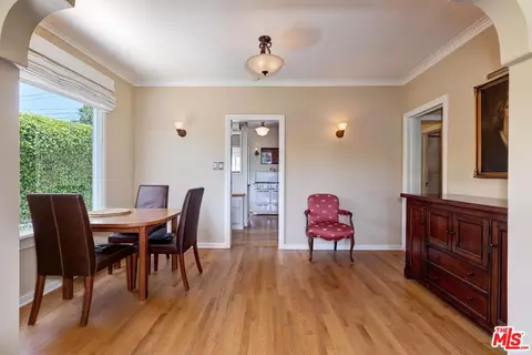 Dining - 839 Commonwealth Ave, Venice, CA 90291 photo 2 of 3