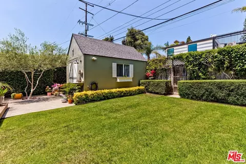 Exterior - 839 Commonwealth Ave, Venice, CA 90291 photo 8 of 14