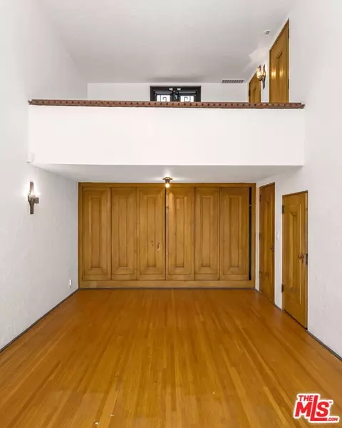 2535 E Chevy Chase Dr, Glendale, CA 91206 photo 18