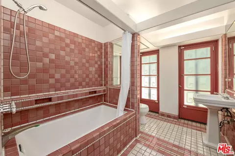 2535 E Chevy Chase Dr, Glendale, CA 91206 photo 21