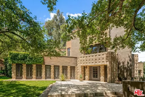 2535 E Chevy Chase Dr, Glendale, CA 91206 photo 2
