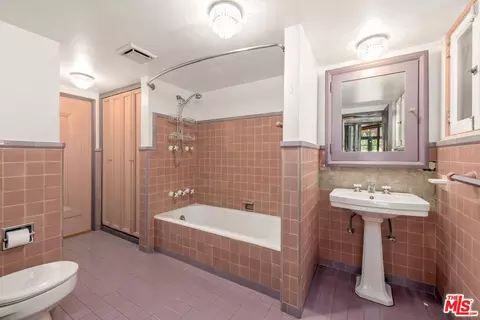 2535 E Chevy Chase Dr, Glendale, CA 91206 photo 24