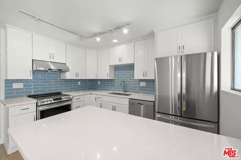 333 Newport Ave #101, Long Beach, CA 90814