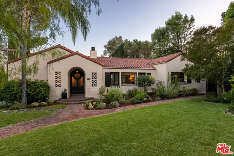 5027 Louise Dr, La Canada Flintridge, CA 91011