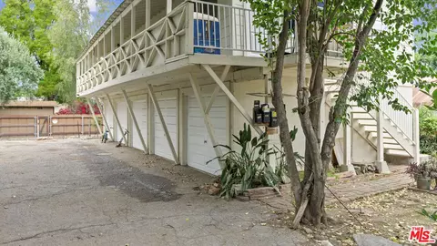 Exterior - 230 S Buena Vista St, Redlands, CA 92373 photo 2 of 5