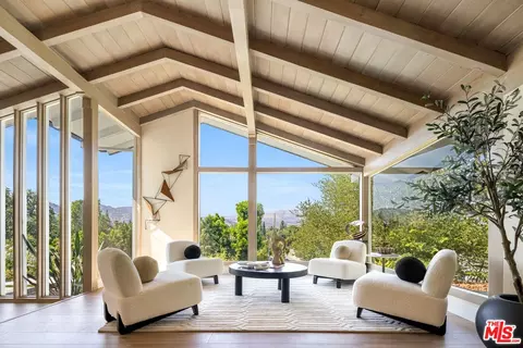 9425 Gierson Ave, Chatsworth, CA 91311